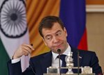 Медведев подает плохой пример призывникам